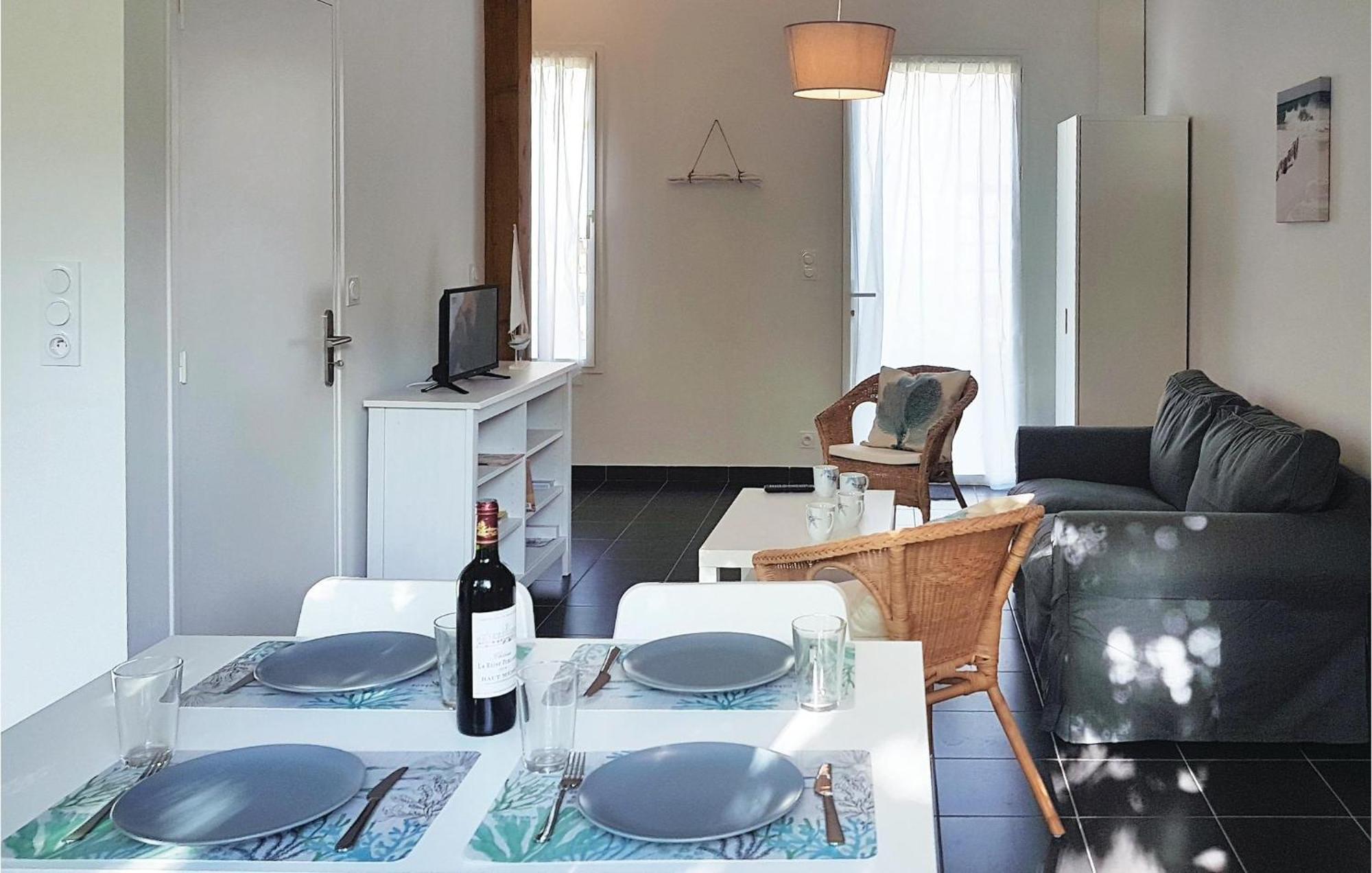 Beautiful Home In Erdeven With Kitchenette Kültér fotó